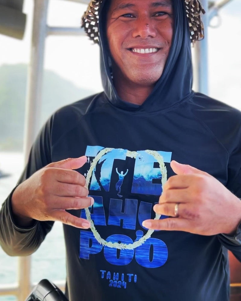 T-shirt Manches Longues Cooling Performance à capuche 'TEAHUPOO 2024'